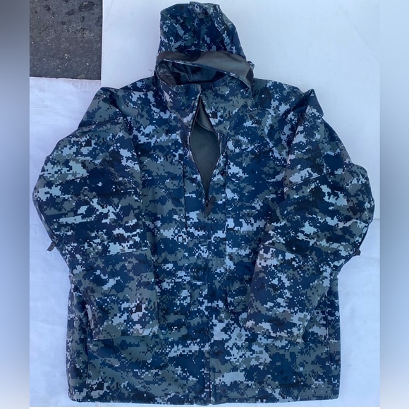 US NAVY GORETEX Cold Weather Parka Jacket Digital Camouflage/sz Medium Short - Picture 1 of 7